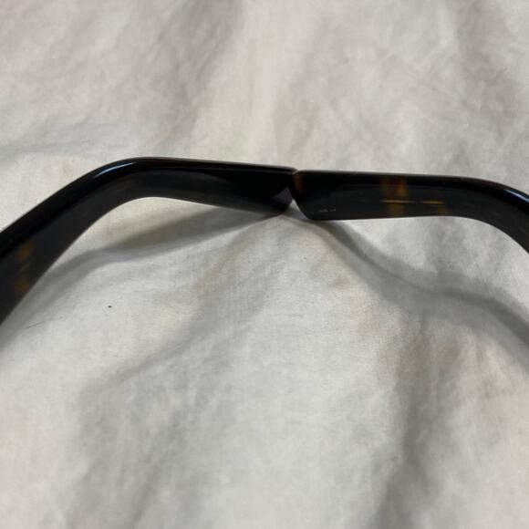 Gucci Tortoiseshell Rectangular Eyeglasses Scratched Lens Great for your Rx! Lux - Picture 8 of 10